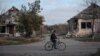 "Удобнее уничтожать противника, когда он накапливается на переправах". Эксперт об отступлении армии РФ из Херсона на левый берег Днепра

