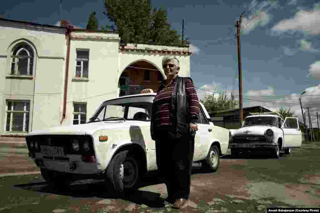 "Тикуш" – одна из нескольких женщин-таксистов в Армении
