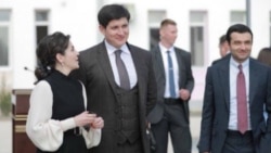Улугбек Шадманов (крайний справа) с зятем президента Узбекистана Отабеком Умаровым и его супругой Шахнозой Мирзиёевой