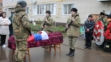 Похороны татарстанца, погибшего на войне в Украине, архивное фото