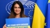 "Путинский режим активно инвестирует в дезинформацию в Европе. Но у нас иммунитет". Вице-президент Европарламента – о пропаганде Кремля